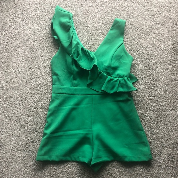 NWT Kelly Green ruffle detail Romper - Picture 2 of 5